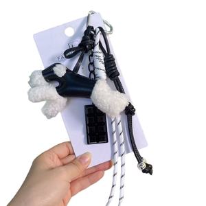 Llaveros de moda ligeros de felpa 3D, colgante portátil de perro de dibujos animados, dije de chocolate, llavero de poodle de PU para bolso de mujer - Product Image 6