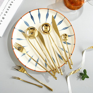 Ensemble de couverts Jinhui Industrial de style japonais en acier inoxydable 304, finition dorée polie miroir, couteau, fourchette et cuillère - Product Image 1