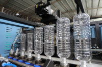 Machine automatique de fabrication de bouteilles PET à 4 cavités, soufflage par étirage, 50 ml-2 L, moteur Mitsubishi PLC AirTac