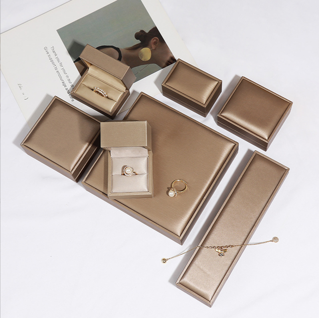 2022 Luxury Gold Beige Luxury Pu Leather Jewelry Ring Jewellery Box Boite a Bijoux