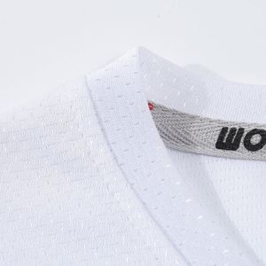 Camiseta Deportiva Blanca Personalizada con Cuello Redondo, de Secado Rápido, Tejido de Punto, con Estampado por Sublimación, para Maratón y Carreras - Product Image 3