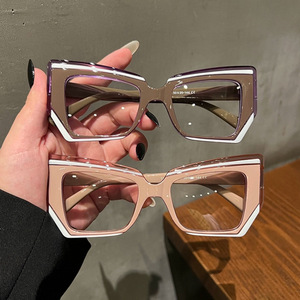 Gafas de Sol Vintage con Protección Anti Luz Azul, Gafas de Mujer Vintage, Montura Óptica de Diseño Artístico Poligonal - Product Image 4