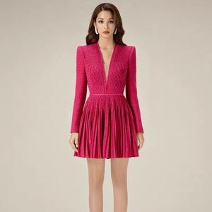 Nuevo diseño de alta calidad elegante vestido de noche hecho a mano cuerda trenzada plisada vestido con cuello en V DISEÑO DE Vietnam Rosa vestido hasta la rodilla - Product Image 1