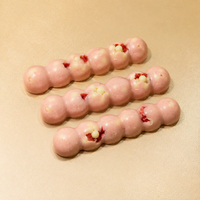 Barres de chocolat croquantes aux fraises et aux billes de tapioca éclatantes, qualité supérieure, vente en gros OEM, collation amusante en vrac, carton de 10 kg, directement de l'usine