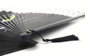 Éventail pliant en soie et bambou motif chat de dessin animé pour femme, petit style japonais, idéal pour les fêtes ou les décorations de mariage - Product Image 4