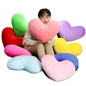 AIFEI mainan grosir mode lucu berbentuk hati merah OEM kustom LOGO teks Valentine hati bantal mainan mewah untuk hadiah Valentine