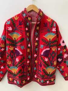 เสื้อแจ็คเก็ตผ้ากำมะหยี่สีแดงปักลายสัตว์สไตล์โบฮีเมียน เสื้อโค้ทชาติพันธุ์สำหรับฤดูหนาว ทำด้วยมือจากผ้าฝ้ายทอมือ ของขวัญสำหรับเธอ - Product Image 6