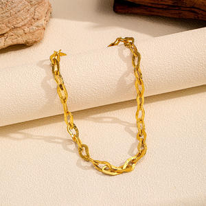 ชุดเครื่องประดับสร้อยคอและกำไลข้อมือสแตนเลสชุบทอง 18K แฟชั่นสำหรับผู้หญิง รุ่น <span class=keywords><strong>T628</strong></span> - Product Image 4