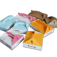 Vente en gros de boîte d'emballage de bouffée de dessert beignet avec logo personnalisé boîte d'emballage de papier de gâteau de tarte aux oeufs de boulangerie avec poignée