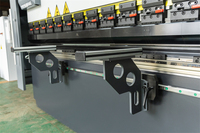 Prensa Plegadora Hidráulica CNC Multifuncional de Diseño Moderno RAYMAX para Plegado de Metal y Acero