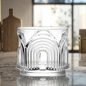 <span class=keywords><strong>Verre</strong></span> à <span class=keywords><strong>whisky</strong></span> en <span class=keywords><strong>cristal</strong></span> de qualité supérieure avec motif <span class=keywords><strong>d</strong></span>'arc unique. Base épaisse pour une adhérence stable. Parfait pour Bourbon, Scotch, Cocktails. - Product Image 4