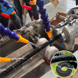 Ligne de production de tuyaux souples en caoutchouc noir pour l'irrigation <span class=keywords><strong>goutte</strong></span> à <span class=keywords><strong>goutte</strong></span> automatique des jardins, machine extrudeuse de tuyaux d'irrigation par fuite d'<span class=keywords><strong>eau</strong></span> - Product Image 2