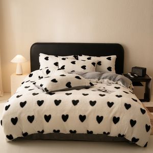 法兰绒羊毛床上用品冬季加厚4pcs床单枕套 & 羽绒被套家纺仿兔毛假皮床套 - Product Image 1