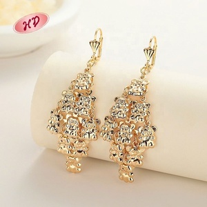ต่างหูห่วงแบบวินเทจเคลือบทอง 18K ยี่ห้อ Joyeria สำหรับผู้หญิงและผู้ชาย ทำจากทองแดงผสมประดับเพชรซิร์คอน ขายส่งเครื่องประดับแฟชั่น - Product Image 3