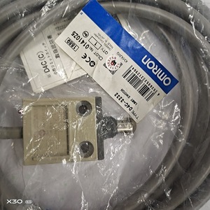   ลิมิตสวิตช์ D4C-3332 SPDT ขั้วต่อแบบสกรู IP20 เซ็นเซอร์โลหะ - Product Image 3
