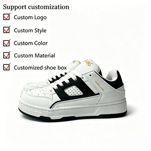 Zapatillas de deporte bajas blancas <span class=keywords><strong>con</strong></span> paneles de acento negro Detalles perforados de marca dorada para zapatos de estilo informal elegante para caminar - Product Image 1