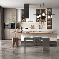 Cuisine Moderne de Luxe Personnalisée en Bois Massif avec Îlot, Table à Manger, Plan de Travail Effet Marbre, Rangement Intégré et Design Sans Poignées