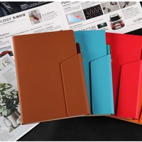 Carnet à couverture rigide personnalisé en tissu sergé OEM avec pages A5 à ouverture à plat et pochette avant pour cadeaux d'entreprise en gros