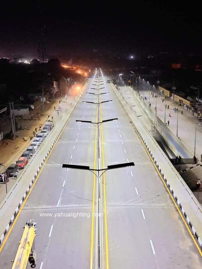Outdoor Integrated All In One Solar Led Street Light 80w With Pole