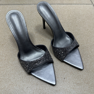Sandalias de tacón con diamantes de imitación para mujer, estilo mule con punta en pico y tacón de aguja, sandalias deslizantes sexys para novias, fiestas de graduación y eventos nocturnos. - Product Image 5