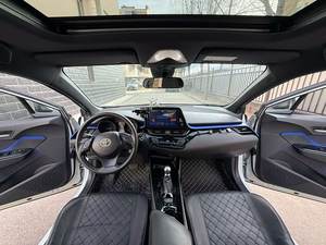 <span class=keywords><strong>Toyota</strong></span> C-HR <span class=keywords><strong>2020</strong></span> d'occasion, petit SUV 2.0L CVT 5 portes 5 places, véhicule essence d'occasion à <span class=keywords><strong>prix</strong></span> abordable - Product Image 6