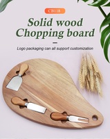 Ensemble d'accessoires de cuisine de vente chaude comprenant des blocs à découper en bois et en bambou avec des planches à découper et des accessoires de fromage