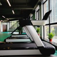 Tapis roulant électrique commercial avec écran LED pour usage en salle de sport