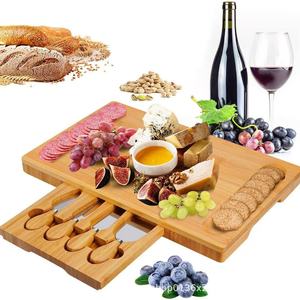 Plateau à fromage en bambou avec ensemble de couteaux, plateau de service en bois pour la cuisine, les fêtes et les collations - Product Image 4