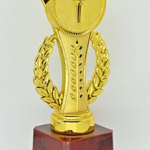 Trophée plaqué or DEMO de galvanoplastie avec une base rouge Écoles Clubs Associations Communautés Trophées créatifs Artisanat en plastique - Product Image 4