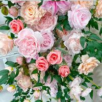 Sunwedding Bestseller Großhandel Seiden-Hochzeitsblumen-Läufer Hintergrunddekoration Künstlicher Rosen-Läufer für Weihnachten & Chinesisches Neujahr
