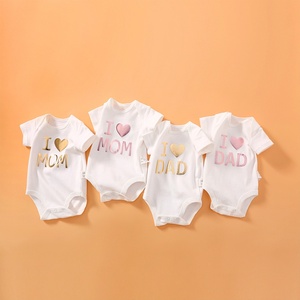 Tutina in Cotone a Maniche Corte con Stampa 'I Love Dad' e 'I Love Mom' per Neonati da 1 Mese a 1 <span class=keywords><strong>Anno</strong></span>, 100 <span class=keywords><strong>Giorni</strong></span>, Disponibile - Product Image 2