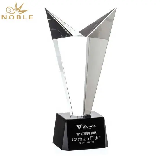 Kualitas Tinggi Puncak Crystal Custom Penghargaan Piala