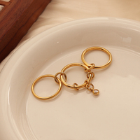 Nouveau design de bague à breloques en cristal à couches minces bijoux en acier inoxydable plaqué PVD étanche anneau de cercle minimaliste à trois doigts