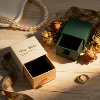 Boîte à bijoux de luxe écologique en papier rigide carré avec logo personnalisé LUKE, doublure en velours, petite boîte cadeau pour anneaux