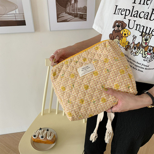 กระเป๋าเครื่องสำอางค์ลายดอกไม้สไตล์เกาหลี,กระเป๋าเครื่องสำอางบุผ้าอเนกประสงค์จุของได้เยอะกระเป๋าเดินทางมีซิปสำหรับผู้หญิง - Product Image 4