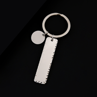Ywyougang Ensemble de porte-clés vintage en acier inoxydable avec étiquette rectangulaire, 4 couleurs, mini breloque en métal, bord dentelé, concave, pour cadeau