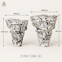 Vase à fleurs en céramique minimaliste Jossin avec texture artisanale et forme unique pour l'intérieur, chambre à coucher, salle à manger