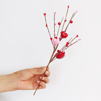 Cadeau de la Saint-Valentin Bougie en forme de cœur aux baies Anneau de bougie en forme de cœur rouge Anneau de bougeoir Fête des mères Décoration d'intérieur Fleur artificielle