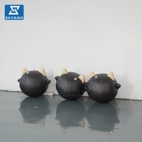 Figurine gonflable personnalisée en PVC de cochon noir de dessin animé pour promotion commerciale et décoration