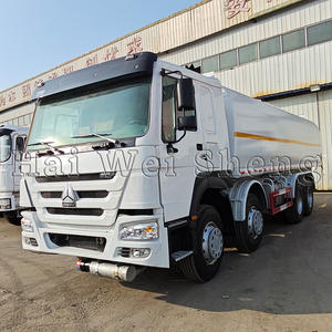 Camion-<span class=keywords><strong>citerne</strong></span> de carburant Howo à bon <span class=keywords><strong>prix</strong></span> 8X4 diesel 371HP Euro 2 livraison camion-<span class=keywords><strong>citerne</strong></span> 20000 <span class=keywords><strong>litres</strong></span> diesel carburant Sinotruck camion-<span class=keywords><strong>citerne</strong></span> - Product Image 3