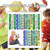 24 bracelets claquant en plastique sur le thème du football pour les anniversaires d'enfants et les cadeaux de fête en classe, cadeaux de rentrée scolaire/diplôme