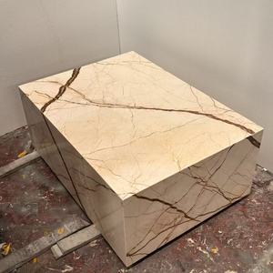 Tavolino da Salotto Moderno Sofital in Marmo Beige Dorato con Base a Plinto - Product Image 1