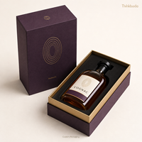 Boîte cadeau personnalisée en carton rigide couleur prune pour bouteille de cognac, avec couvercle amovible et insert ajusté pour une seule bouteille