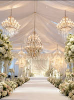Drapé de plafond personnalisé pour mariage avec design assorti au lustre, décoration de scène pour salle de banquet de mariage et événements