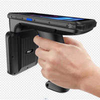 Lecteur de codes-barres 1D 2D QR portable en gros, ordinateur mobile industriel Android 5,5 pouces, PDA UHF avec poignée pistolet, étanchéité IP67