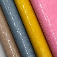 Rembourrage d'échantillon gratuit en cuir synthétique crocodile de 0.9mm d'épaisseur pour sacs à main et décoration intérieure pour meubles et chaises