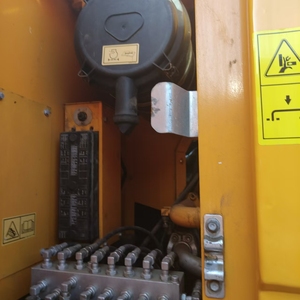 Pelle hydraulique sur chenilles Hyundai 225-9S d'occasion avec boîte de vitesses et pompe Moteur diesel Cummins Modèle 2022 Belle condition de fonctionnement - Product Image 4