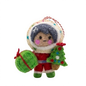 El Mejor Adorno Navideño de Fieltro Hecho a Mano en el Himalaya, 100% Lana Certificada, Muñeco Decorativo para Árbol, Soporte de Montaje, Estilo Tradicional, Comercio Justo - Product Image 4