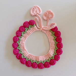Venta al por mayor de lindos sombreros de ganchillo con flores para mascotas, perros y gatos, collares de flores de ganchillo hechos a mano, artesanía de punto. - Product Image 5