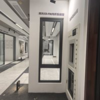Fenêtre à battant moderne en alliage d'aluminium à double vitrage horizontal, certifiée Energy Star, étanche à l'eau et résistante aux vents, idéale pour appartement